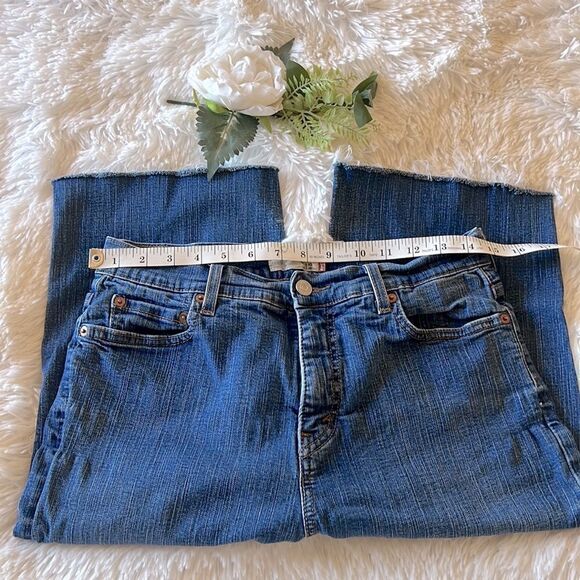 Levi’s 512 Perfectly Slimming Mid Rise Bermuda/Jort Cut Offs 12 - Picture 3 of 12